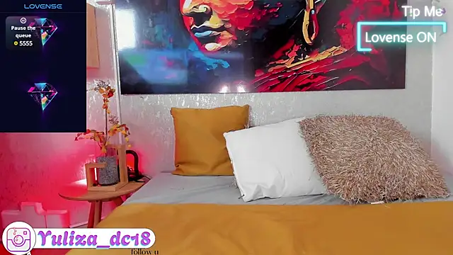 Luxury Woman online show from 03-11-25, 08:20