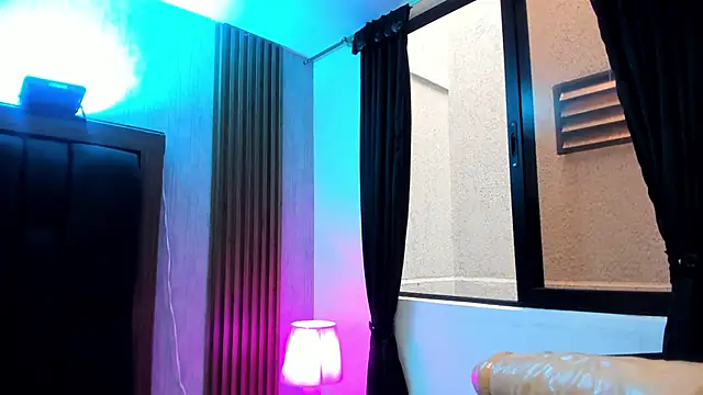 Elise-Leyton online show from 11-21-25, 06:07