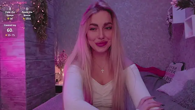 Mika Rayy online show from 09-28-25, 05:31