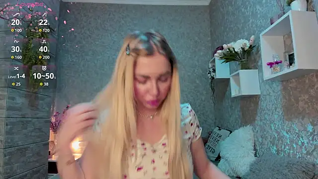 Mika Rayy online show from 10-25-25, 01:27