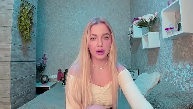 Mika Rayy online show from 10-25-25, 08:53