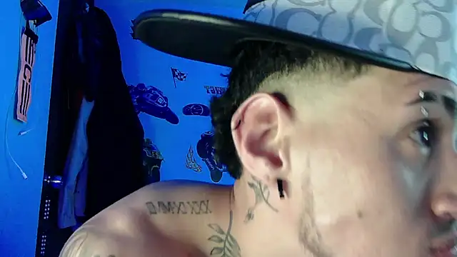 Snapshot of Neymar_jr11-collinss chatting on 09-10-25, 09:03 Neymar jr11-collinss online show from 09-10-25, 09:03