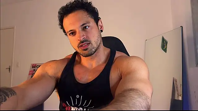 Snapshot of Lucasfit24 chatting on 07-25-26, 02:41 Lucasfit24 online show from 07-25-26, 02:41