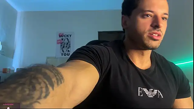 Snapshot of Lucasfit24 chatting on 05-28-26, 03:40 Lucasfit24 online show from 05-28-26, 03:40