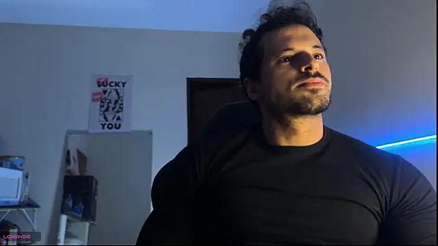 Snapshot of Lucasfit24 chatting on 05-19-26, 01:56 Lucasfit24 online show from 05-19-26, 01:56
