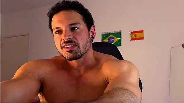 Snapshot of Lucasfit24 chatting on 07-17-26, 04:32 Lucasfit24 online show from 07-17-26, 04:32