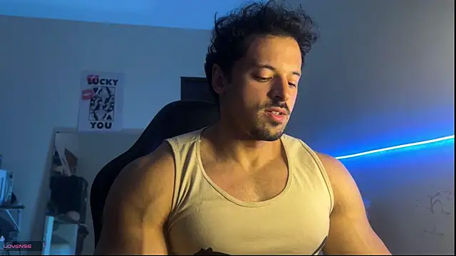 Snapshot of Lucasfit24 chatting on 05-15-26, 01:36 Lucasfit24 online show from 05-15-26, 01:36
