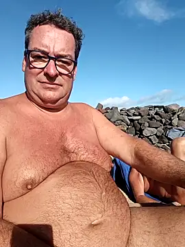 MountJohnXL online show from 12-17-25, 03:28