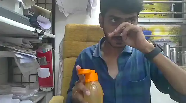 Snapshot of cute_modell chatting on 03-06-25, 02:08 cute modell online show from 03-06-25, 02:08