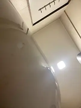 Snapshot of cute_modell chatting on 10-14-25, 04:13 cute modell online show from 10-14-25, 04:13