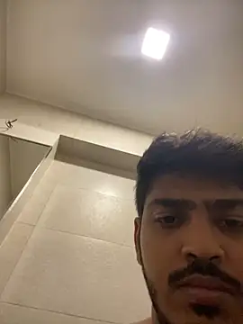 Snapshot of cute_modell chatting on 10-17-25, 04:42 cute modell online show from 10-17-25, 04:42