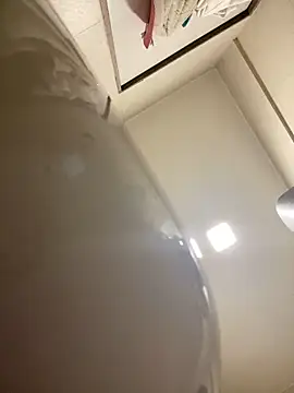 Snapshot of cute_modell chatting on 10-06-25, 05:52 cute modell online show from 10-06-25, 05:52