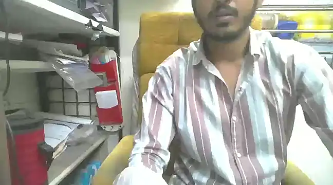 Snapshot of cute_modell chatting on 02-25-25, 11:21 cute modell online show from 02-25-25, 11:21