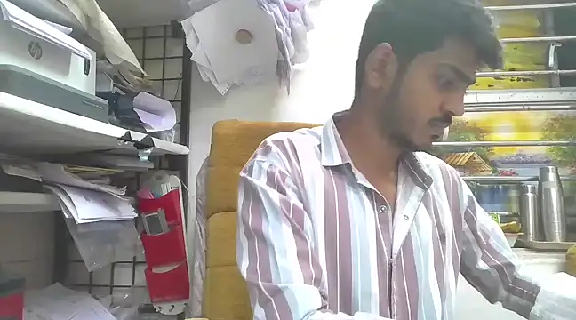 Snapshot of cute_modell chatting on 03-08-25, 12:41 cute modell online show from 03-08-25, 12:41