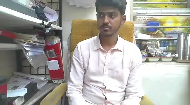 Snapshot of cute_modell chatting on 03-03-25, 01:01 cute modell online show from 03-03-25, 01:01