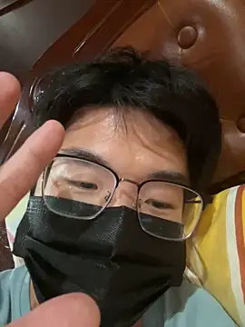 Snapshot of yfx468 chatting on 03-21-25, 04:29 yfx468 online show from 03-21-25, 04:29