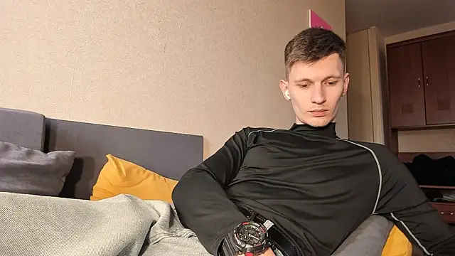 Snapshot of Kevin_Hornyyy chatting on 05-25-26, 02:16 Kevin Hornyyy online show from 05-25-26, 02:16