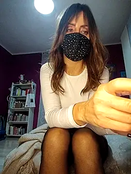 Akemi rossi online show from 11-18-25, 05:49