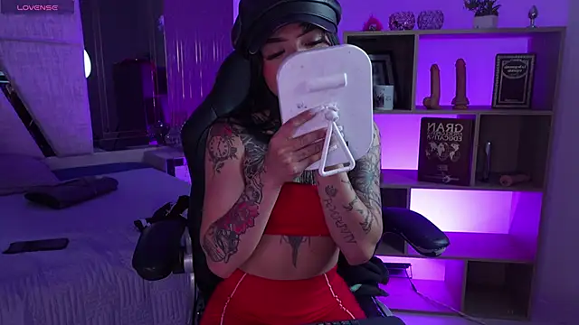 CleeoAdams  online show from 04-13-26, 05:11