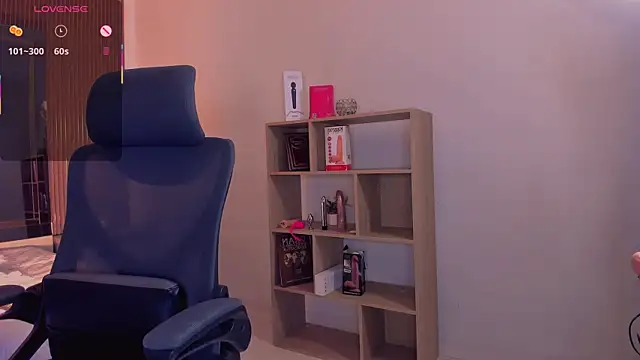 CleeoAdams  online show from 10-25-25, 05:06