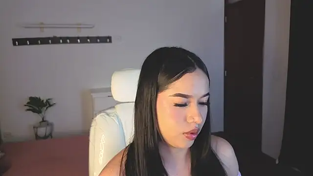 Renaxi Smith online show from 03-29-26, 07:04