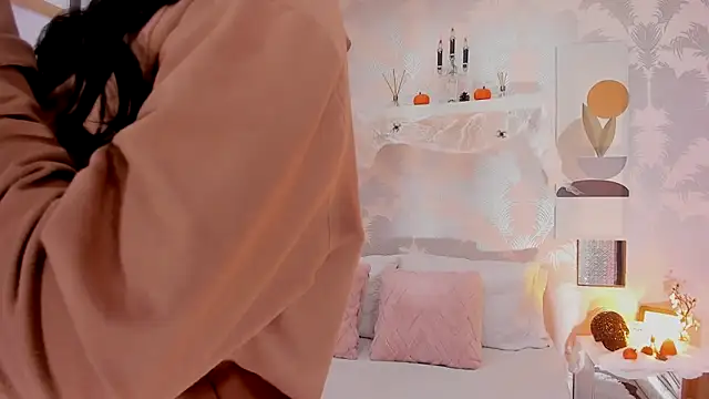 CharlotteGraay online show from 10-27-25, 07:59