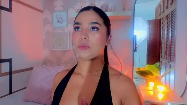 CharlotteGraay online show from 06-18-26, 07:41