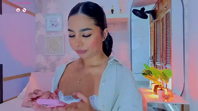 CharlotteGraay online show from 03-18-26, 07:37