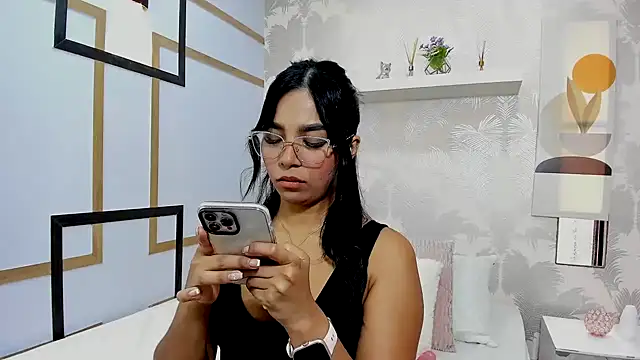 CharlotteGraay online show from 10-06-25, 07:58