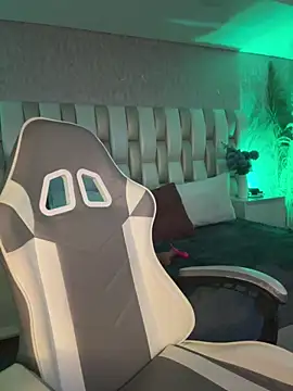 Sara  collins   online show from 12-20-25, 12:19