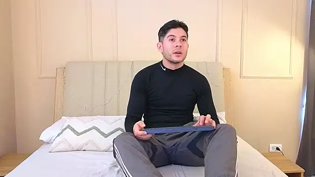 mr danni online show from 12-17-25, 08:03