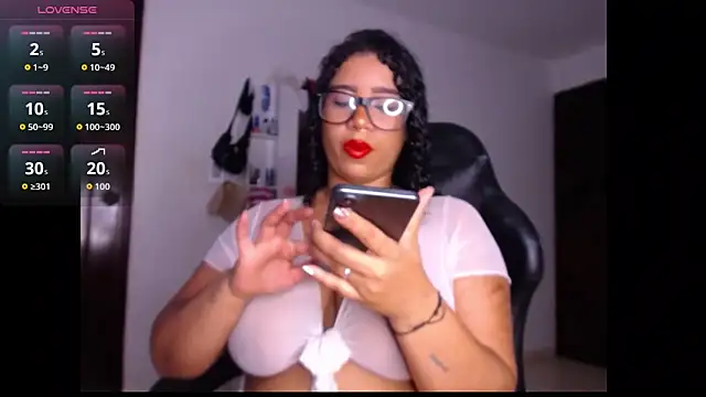 leslycarsson online show from 11-19-25, 01:27