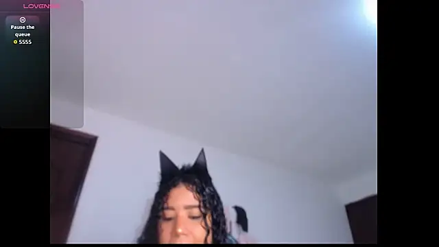 leslycarsson online show from 10-10-25, 01:39