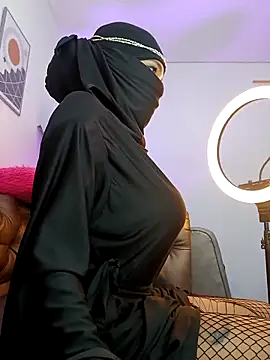 azahara faraah online show from 10-15-25, 03:42