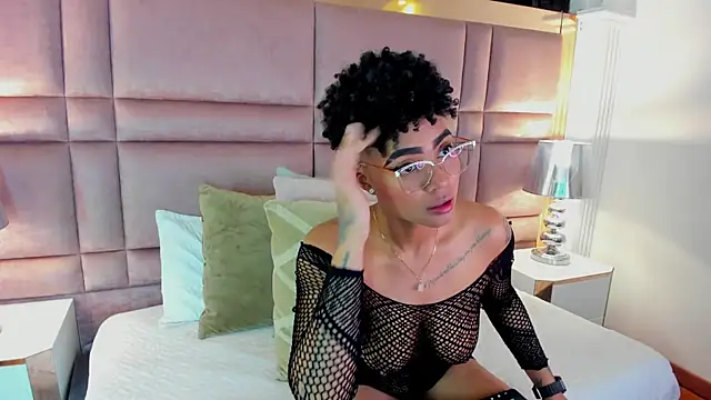 LuciaWallace online show from 09-21-25, 09:31