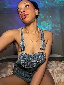 Snapshot of goddesskash chatting on 05-29-26, 11:44 goddesskash online show from 05-29-26, 11:44