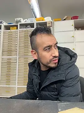 leonardohot1987 online show from 11-24-25, 08:53