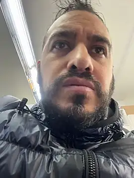 leonardohot1987 online show from 02-04-26, 05:41