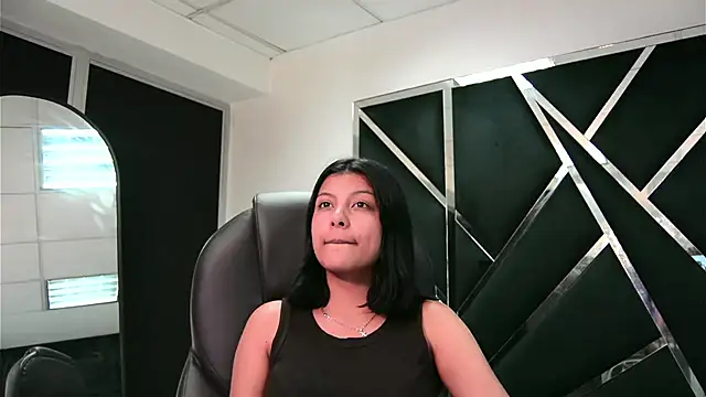 Salmaportman69 online show from 11-03-25, 12:49