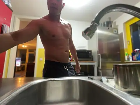 Snapshot of Marcolatin100 chatting on 02-20-25, 05:20 Marcolatin100 online show from 02-20-25, 05:20