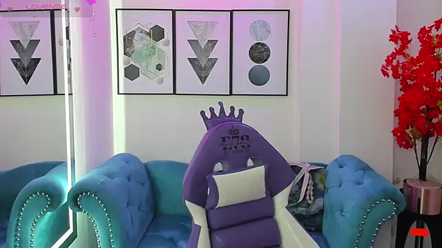 Akaza Hakuji  online show from 09-30-25, 12:44