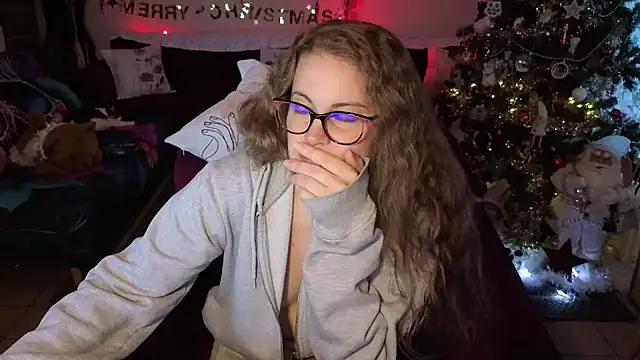 Miss luxiole online show from 12-22-25, 07:52