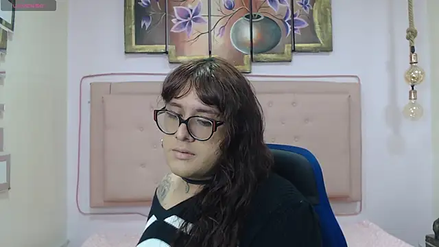 Snapshot of kathepickmanx chatting on 04-19-26, 03:29 kathepickmanx online show from 04-19-26, 03:29