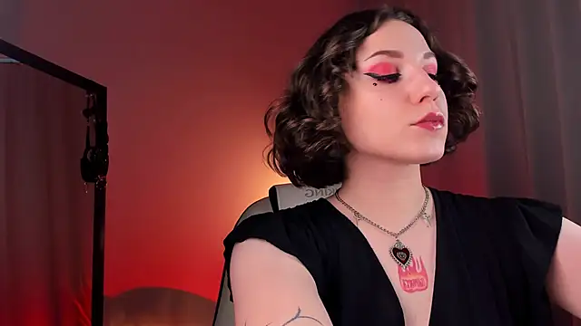 Eva Moss  online show from 03-18-25, 07:01