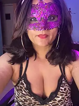 Snapshot of Ayeshaa__25 chatting on 03-06-25, 03:24 Ayeshaa  25 online show from 03-06-25, 03:24