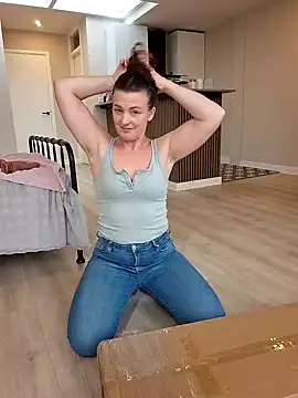 Snapshot of cumtomama chatting on 11-04-25, 03:27 cumtomama online show from 11-04-25, 03:27