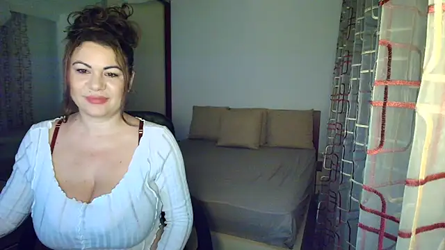 VixenVibesX online show from 10-26-25, 08:42