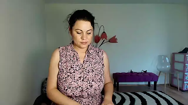Snapshot of VixenVibesX chatting on 06-18-26, 11:59 VixenVibesX online show from 06-18-26, 11:59