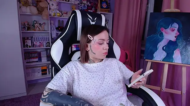 Snapshot of Catharsisi chatting on 02-14-25, 05:46 Catharsisi online show from 02-14-25, 05:46