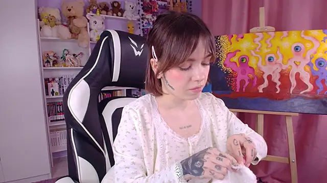 Snapshot of Catharsisi chatting on 01-20-25, 04:01 Catharsisi online show from 01-20-25, 04:01